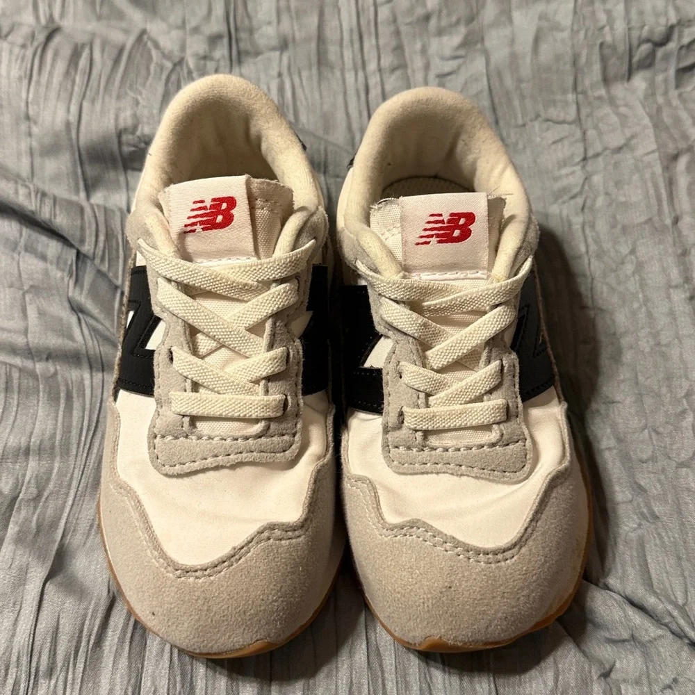 New Balance 237 sneakers. - Picture 5 of 5